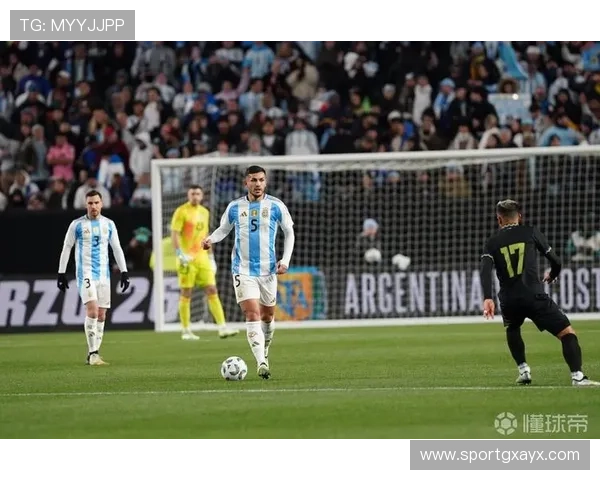 帕雷德斯稳控中场助力阿根廷登顶